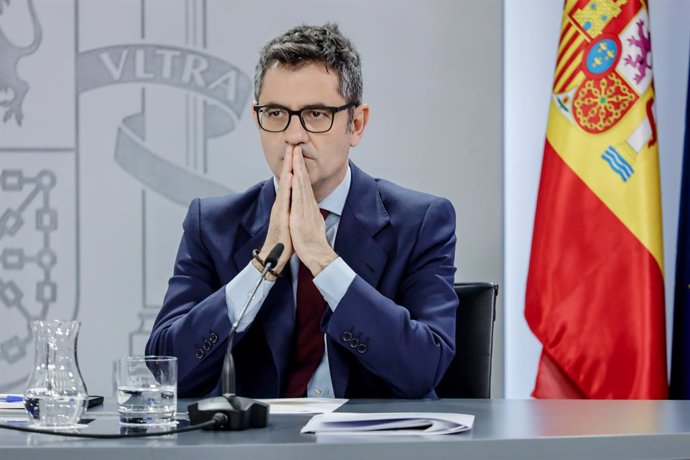El ministro de la Presidencia, Relaciones con las Cortes y Memoria Democrática, Félix Bolaños, durante una rueda de prensa posterior al Consejo de Ministros, en el Palacio de La Moncloa, a 29 de noviembre de 2022, en Madrid (España). 
