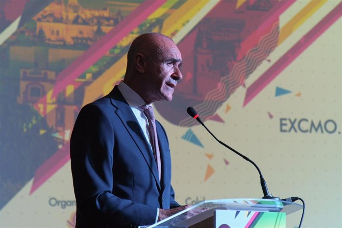 Archivo - Imagen de archivo del alcalde de Sevilla, Antonio Muñoz. 