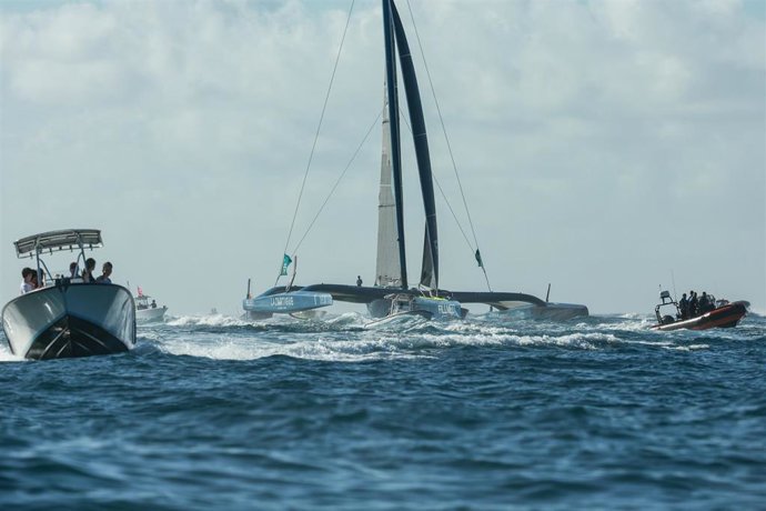 GABART Franois - SVR LAZARTIGUE - ULTIM 32/23, 2nd of race during the arrival of Route du Rhum-Destination Guadeloupe 2022, solo transatlantic race, Saint-Malo - Guadeloupe (6,562 kilometres) on November 16, 2022 in Saint-Malo, France - Photo Pierre Bo