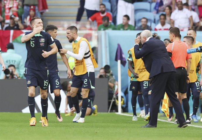 El delantero australiano Mitchell Duke celebra su gol ante Túnez en el Mundial de Catar. 