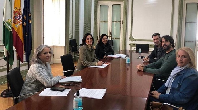 Reunión de la delegada territorial de Fomento con responsables de CCOO