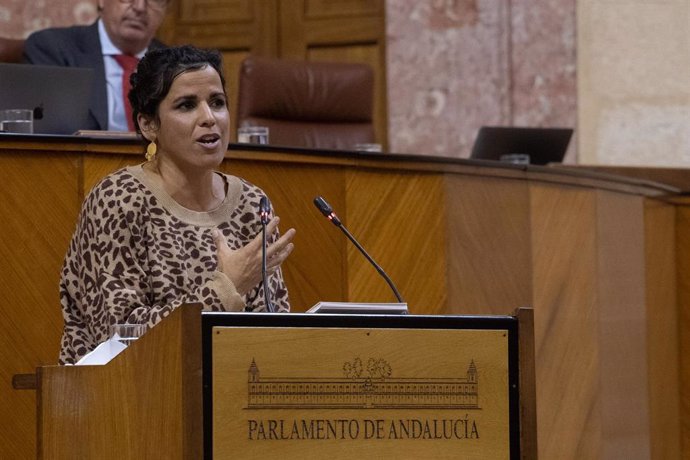 La portavoz parlamentaria del grupo Mixto María Teresa Rodríguez interviene en el Debate de los presupuestos en el Parlamento andaluz. (Foto de archivo). 