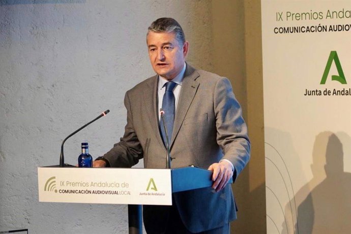 Sanz destaca el "valor" de los medios de comunicación locales por su labor de "proximidad y excelencia"