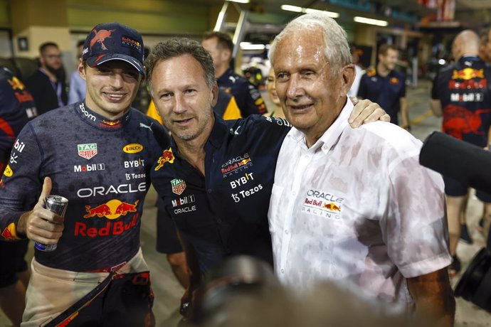 VERSTAPPEN Max (ned), Red Bull Racing RB18, HORNER Christian (gbr), Team Principal of Red Bull Racing, MARKO Helmut (aut), Drivers Manager of Red Bull Racing, portrait during the Formula 1 Etihad Airways Abu Dhabi Grand Prix 2022, 22nd round of the 202