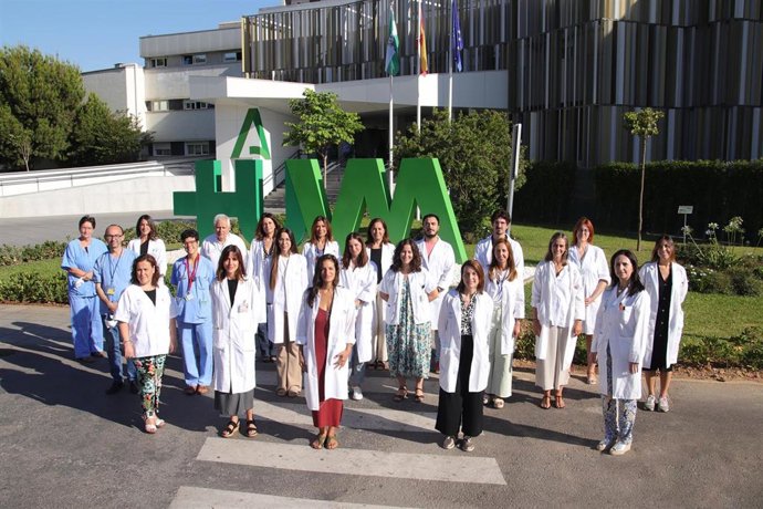Equipo de profesionales sanitarios del Hospital Macarena especializados en Esclerósis Múltiple.