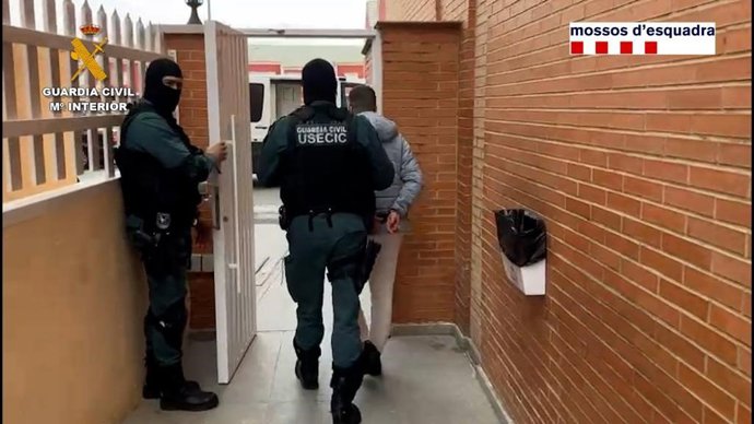 Desarticulada una banda itinerante especializada en robos de coches en alta