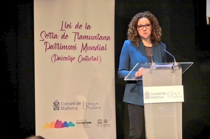 La presidenta del Consell, Catalina Cladera, en la presentación de la Ley de la Serra.