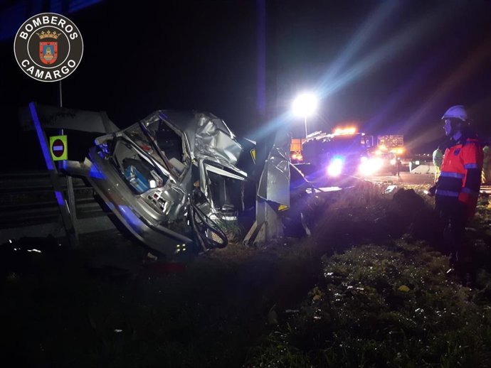 Dos heridos en una salida de vía en la S-10 esta madrugada