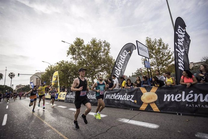 Patrocinio de Patatas Meléndez en una edicion anterior de un maratón.