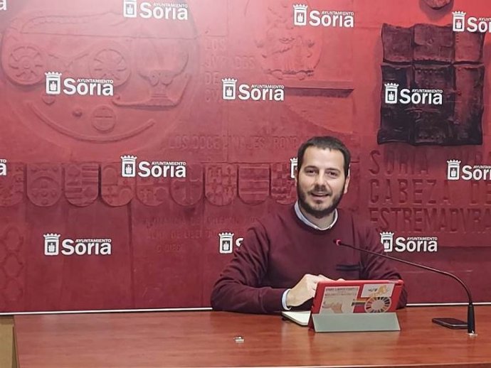 El concejal de Acción Social ofrece los datos de ayudas a familias vulnerables aprobados en Comisión.