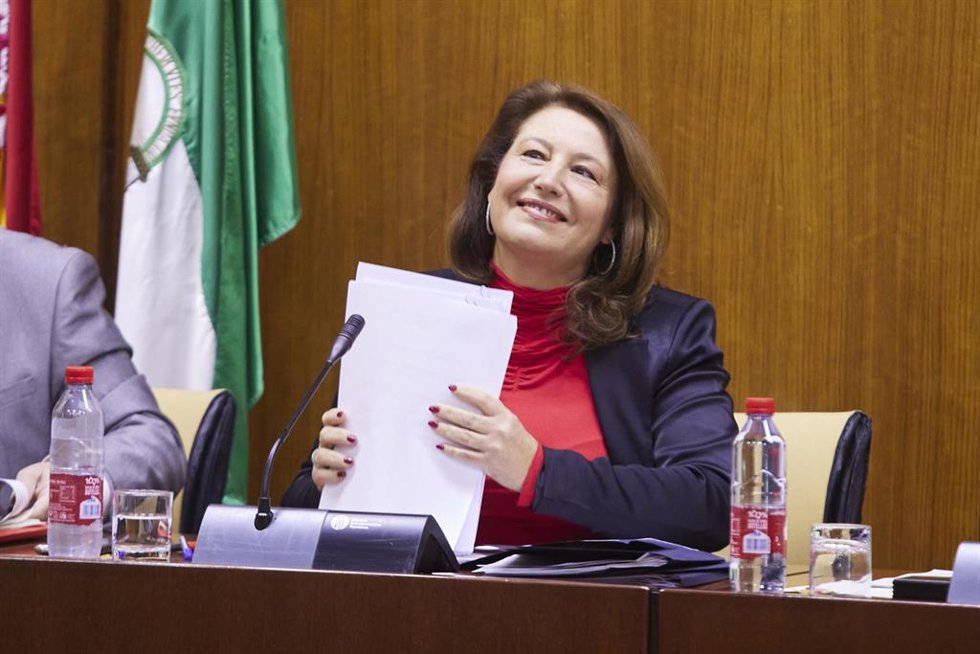 La consejera de Agricultura, Agua y Desarrollo Rural de la Junta de Andalucía, Carmen Crespo, durante la Comisión de Agricultura, Agua y Desarrollo Rural en el Parlamento de Andalucía. Archivo. 