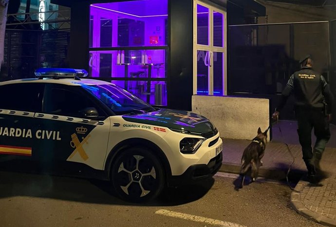 Inspección de la Guardia Civil en un local de ocio nocturno.