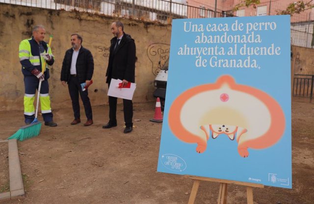 Presentación de la campaña para concienciar sobe la recogida de excrementos de perro en las calles de Granada.