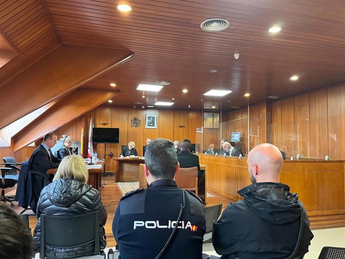 Juicio contra el acusado de violar a la hija de su pareja