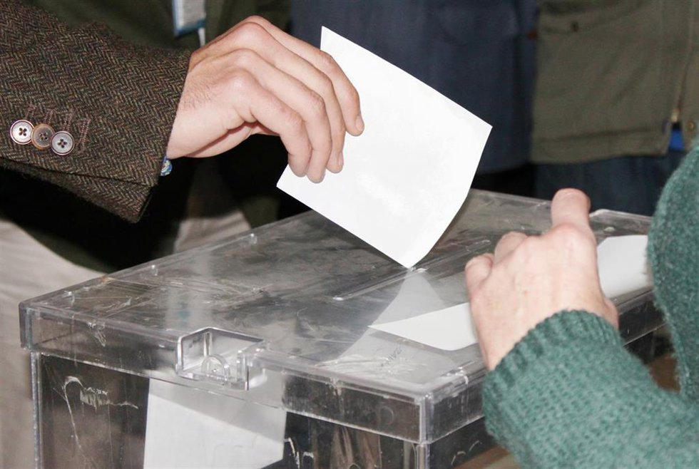 Archivo - Urna de votación (Archivo)