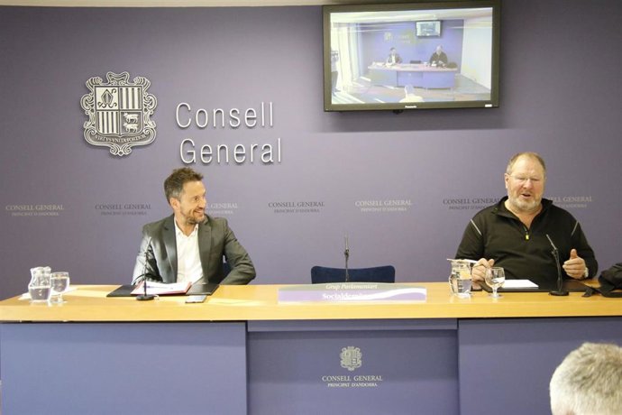 Los consellers general del PS, Pere López y Jordi Font.