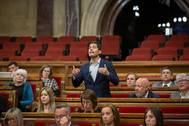 Archivo - El portavoz de Cs en el Parlament, Nacho Martín Blanco, le retrae a Laura Borràs la declaración sobre el catalán, en una sesión plenaria, en el Parlament de Cataluña, a 10 de mayo de 2022, en Barcelona, Cataluña (España). El pleno del Parlament 