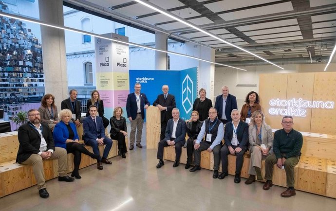 Participantes en el congreso Etorkizuna Eraikiz
