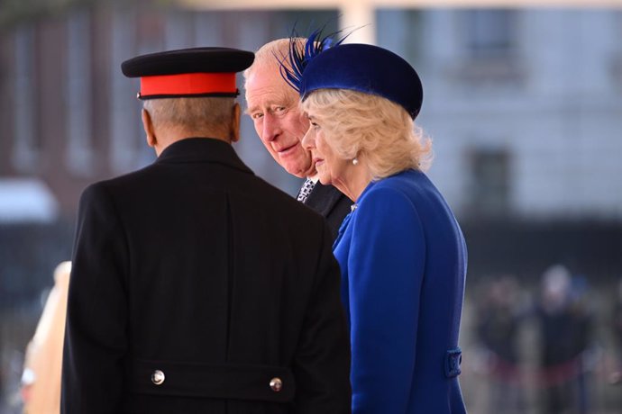 22 November 2022, United Kingdom, London: King Charles III (C) and Camilla (R), Queen Consort, attend the ceremonial welcome for the State Visit to the UK by the South African President Cyril Ramaphosa, at Horse Guards Parade. Photo: Leon Neal/PA Wire/d