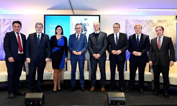 Jornada 'Turismo en digital' en Santander, organizada por Telefónica, con la participación de varios alcaldes de ciudades españolas