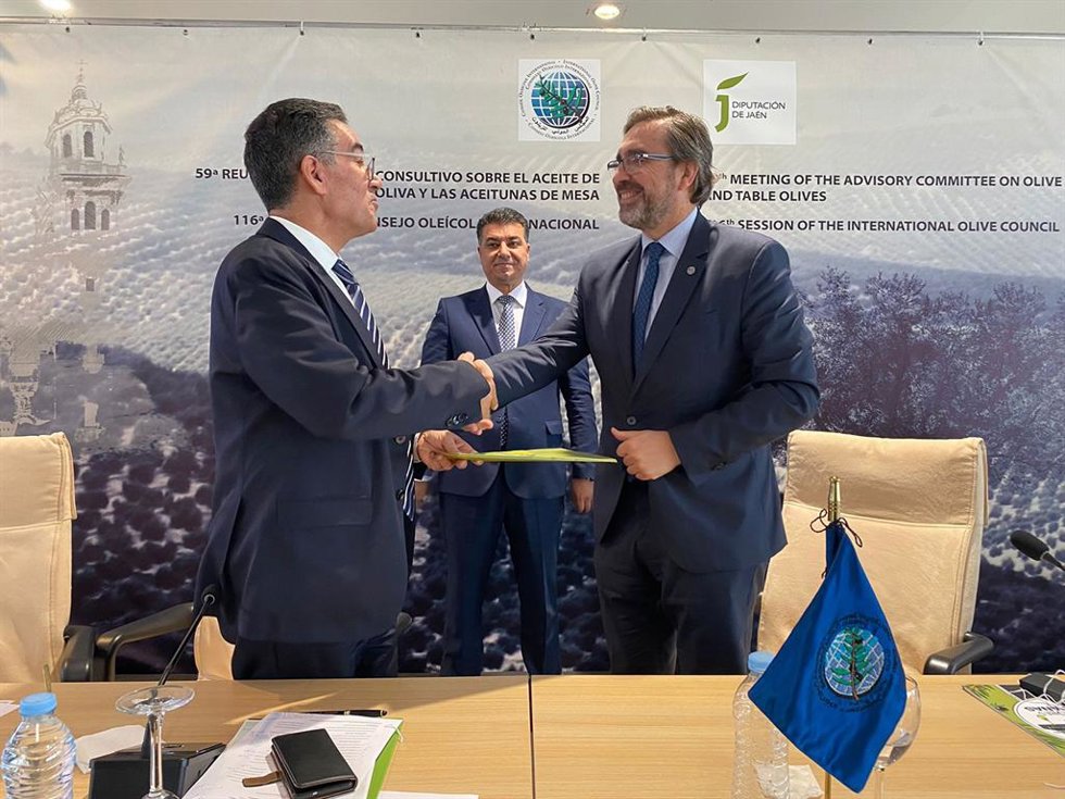 Firma del acuerdo entre la UJA y el COI