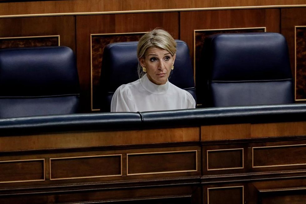La vicepresidenta segunda y ministra de Trabajo y Economía Social, Yolanda Díaz, durante una sesión plenaria en el Congreso de los Diputados, a 24 de noviembre de 2022, en Madrid (España).