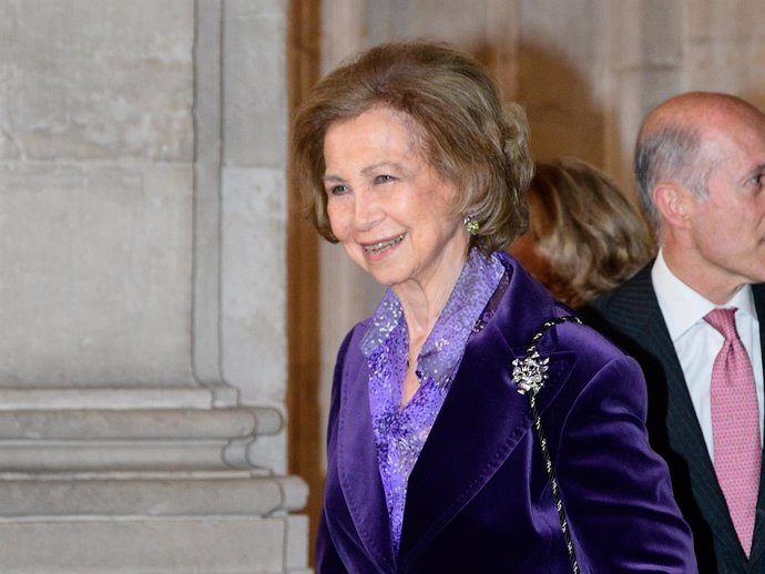 DOÑA SOFÍA EN LA ENTREGA DEL PREMIO REINA SOFÍA DE POESÍA IBEROAMERICANA