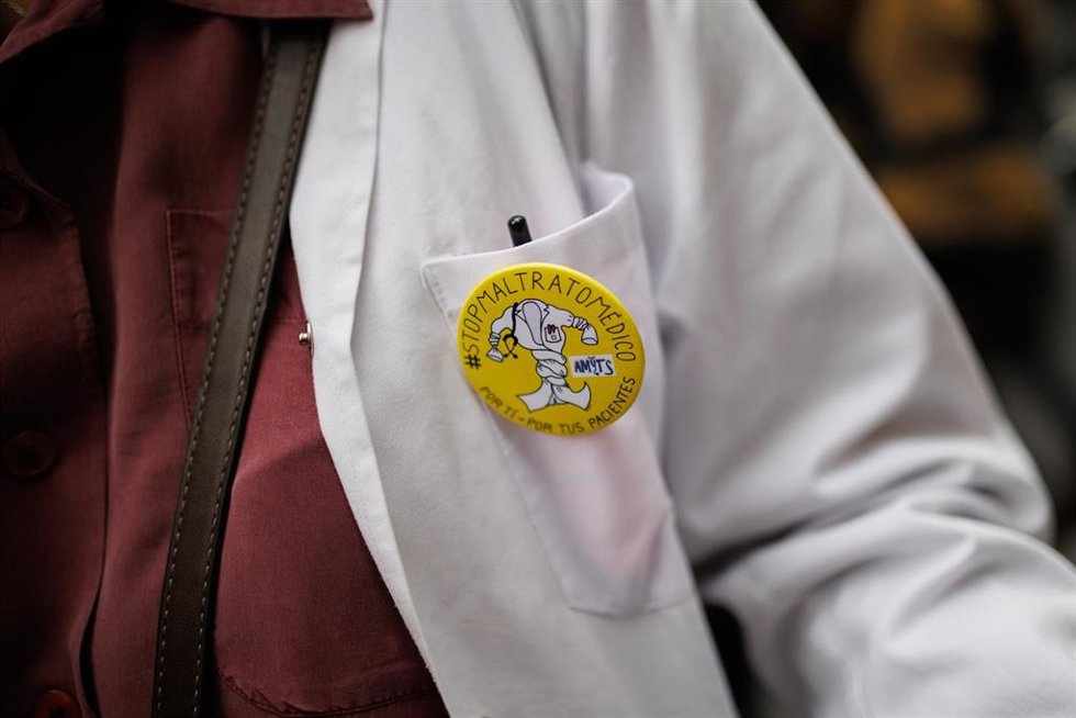 Una chapa en contra del maltratado médico 