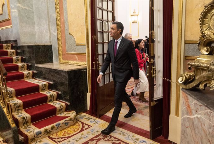 El presidente del Gobierno, Pedro Sánchez, a su llegada a una sesión plenaria en el Congreso de los Diputados, a 30 de noviembre de 2022, en Madrid (España). La Junta de Portavoces del Congreso acordó, el pasado jueves 24 de noviembre, que el ministro d