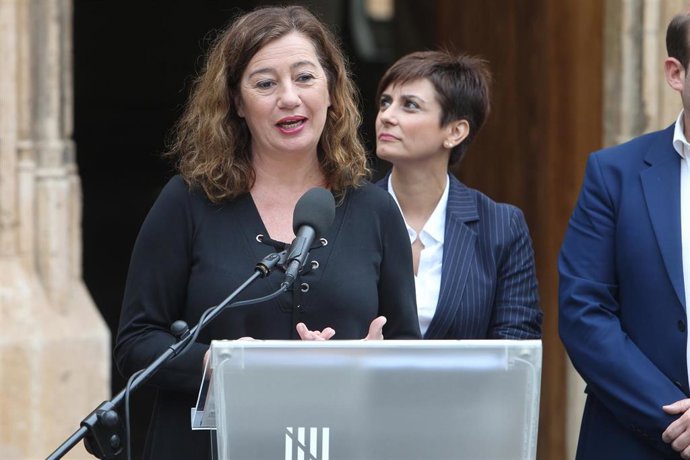 La presidenta balear, Francina Armengol interviene en la rueda de prensa sobre la Comisión Mixta de Estado-Autonomía, a 18 de noviembre de 2022, en Palma de Mallorca, Mallorca, Islas Baleares (España). Rodríguez preside la Comisión Mixta de Transferenci