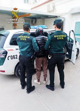 La Guardia Civil Detiene En Alquerías A Un Joven Por Tentativa De Homicidio Y Varios Robos En Viviendas Y Vehículos.