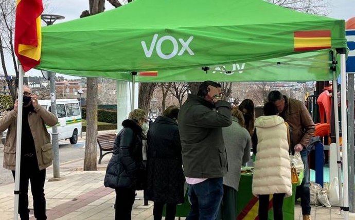 Carpa de Vox instalada en Valladolid.