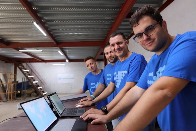 Equipo de la startup Archangelus que ha creado un dispositivo anti-colisión que evitará accidentes en el mar entre las embarcaciones de recreo