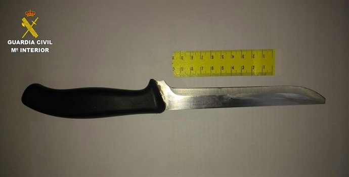 Archivo - Cuchillo intervenido en una imagen de archivo