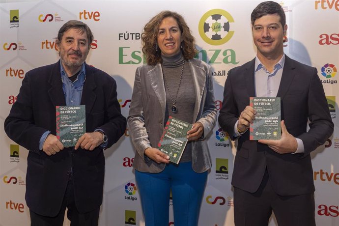 Casa Árabe, el Instituto Cervantes y LaLiga presentan un 'Diccionario de fútbol español-árabe'.