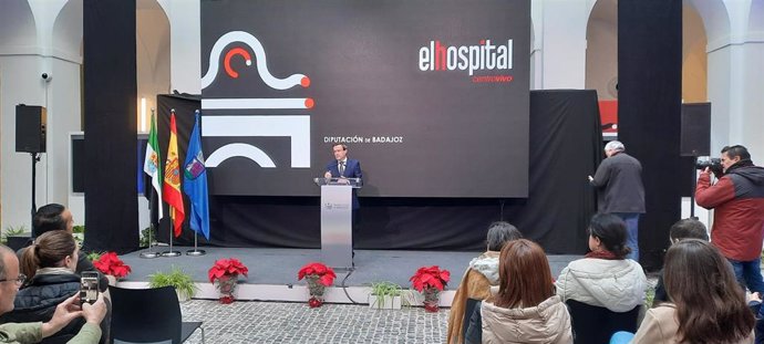El presidente de la Diputación de Badajoz, Miguel Ángel Gallardo, en rueda de prensa