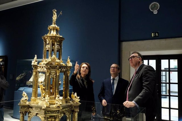 El consejero de Turismo, Cultura y Deporte, Arturo Bernal, en la inauguración de la exposición 'Arte del Renacimiento en Sevilla' en el Museo de Bellas Artes.