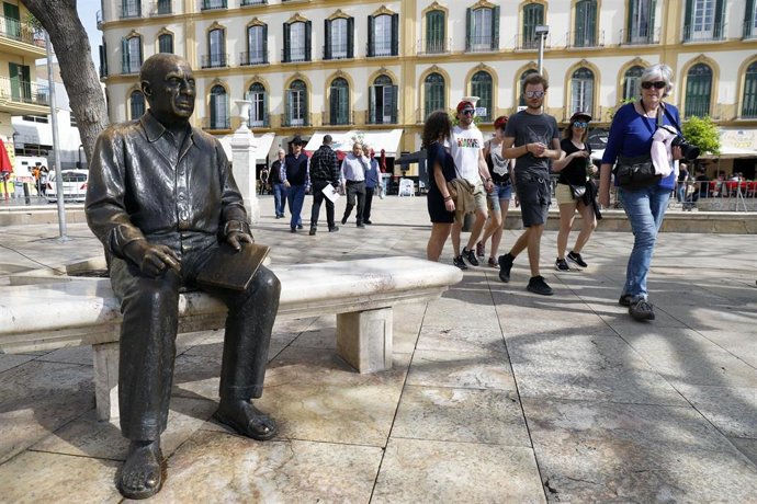 Archivo - Plaza de la Merced,que alberga la escultura de Picasso