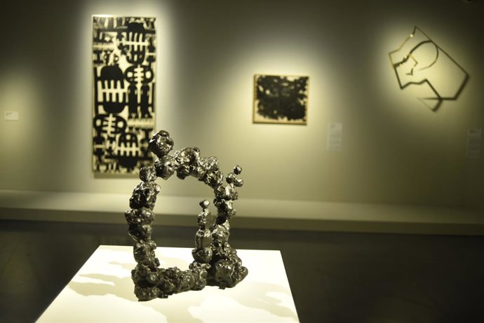 El Centre Pompidou Málaga inaugura la exposición 'Lucio Fontana, recto-verso', que ofrece una selección de la producción del artista argentino entre 1947 y 1965