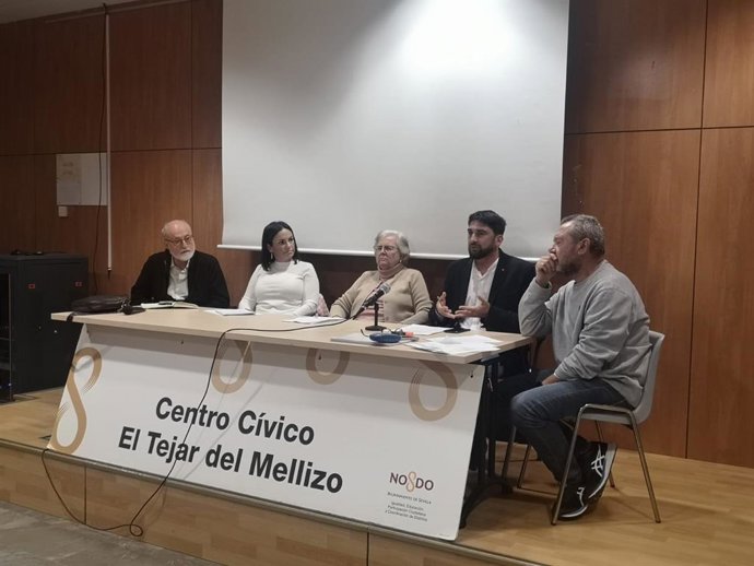 El candidato de IU a la Alcaldía, Ismael Sánchez, en un acto celebrado en el Centro Cívico El Tejar del Mellizo.