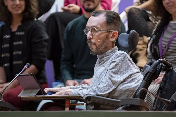 El portavoz de Unidas Podemos en el Congreso, Pablo Echenique, en la inauguración de la Universidad de Otoño en la Facultad de Ciencias Políticas de la UCM, a 4 de noviembre de 2022, en Madrid (España). 