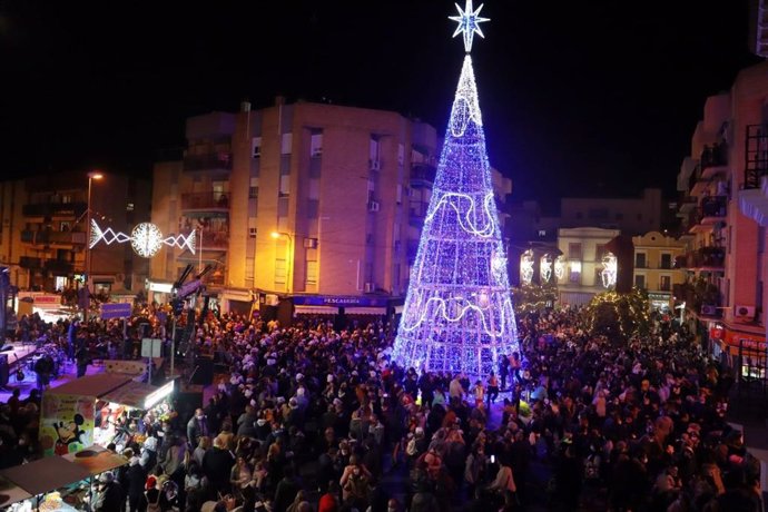 La gran Fiesta del Alumbrado será el 5 de diciembre en torno al gran árbol de Navidad en la Almazara y contará con la novedad del inicio de los espectáculos audiovisuales en la Plazuela.
