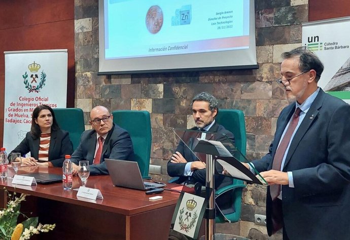 En la imagen, de izquierda a derecha, Lucía Núñez, José Luis Leandro, Sergio Arenas y Domingo Carvajal.