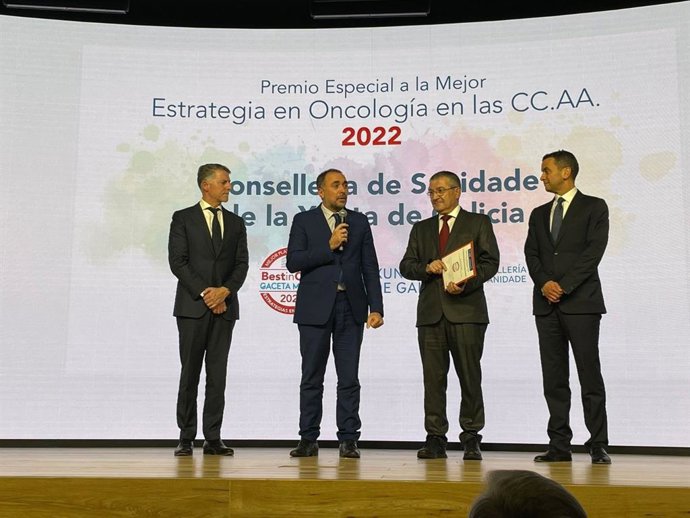 El conselleiro de Sanidade, Julio García Comesaña, en los premios Best In Class 2022