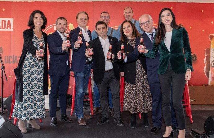 Cruzcampo lanza un año más su Edición Limitada Navidad, esta vez "más artesana que nunca" por su lupulado hecho a mano