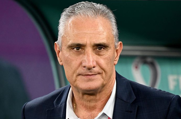 28 November 2022, Qatar, Doha: Brazil coach Tite pictured prior to the start of the FIFA World Cup Qatar 2022 Group G soccer match between Brazil and Switzerland at Stadium 974. Photo: Federico Gambarini/dpa
