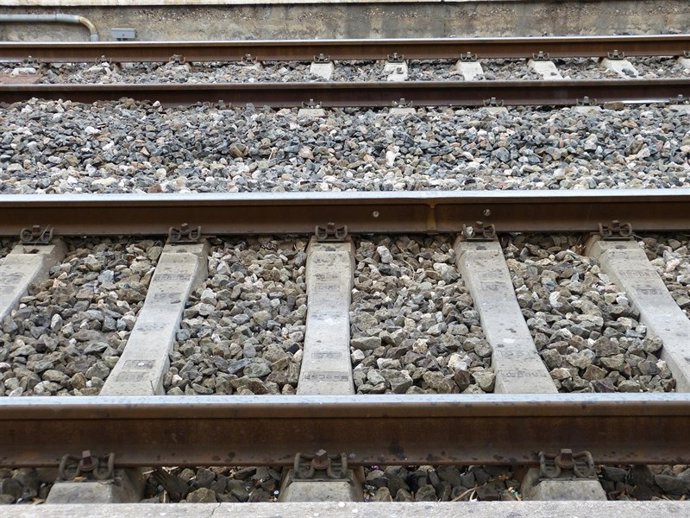 Archivo - Imatge d'arxiu d'unes vies del tren