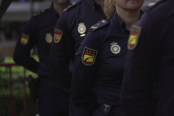 Archivo - Varios agentes de la Policía Nacional