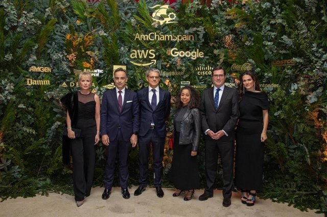 De Izda. A Dcha.: Carme Artigas, Secretaria De Digitalización; Alejandro Beltrán, Director Mckinsey; Jaime Malet, Presidente De Amchamspain; Julissa Reynoso, Embajadora De EEUU En España; Antonio Garamendi, Presidente CEOE Y Aida Casamitjana (Amchamspain
