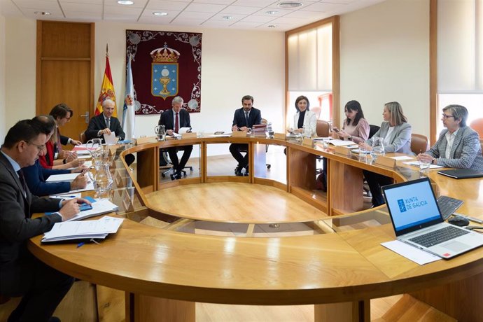 El presidente del Gobierno gallego, Alfonso Rueda Valenzuela, preside la reunión del Consello de la Xunta en el Parlamento de Galicia. Parlamento de Galicia, Santiago de Compostela, 01/12/22.